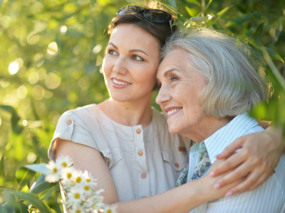 40 frases de aniversário de mãe para filha que expressam o amor materno