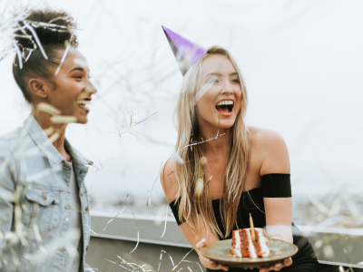 50 frases de aniversário para melhor amiga que firmam essa amizade