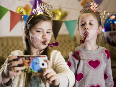 50 legendas para foto de aniversário que agradecem e homenageiam