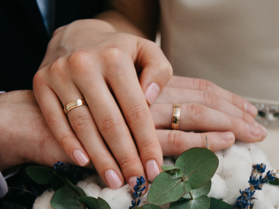 50 frases de parabéns pelo casamento que felicitam o novo casal