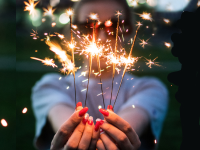 30 frases de aniversário de 28 anos celebrando com reflexão e bom humor